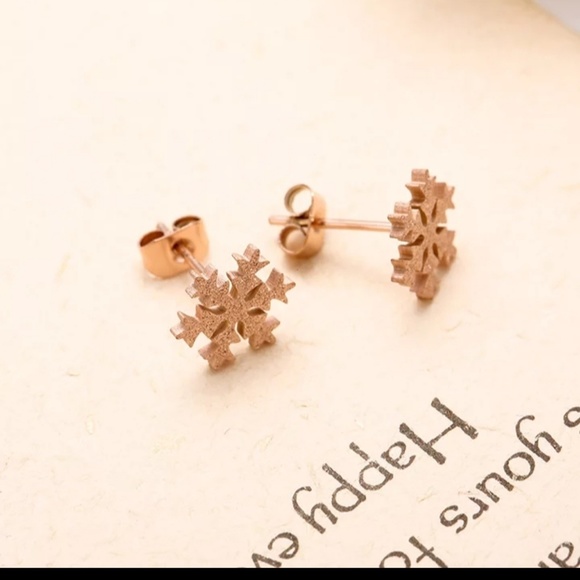 Rose gold stainless steel snowflake earrings. - Picture 6 of 8